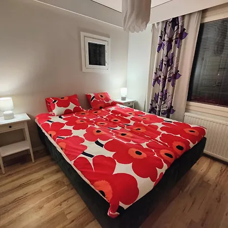 Huoneisto Spacious Row House For Families And Friends