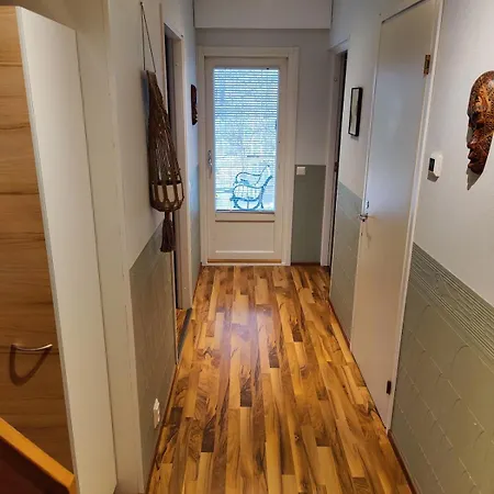 Huoneisto Spacious Row House For Families And Friends